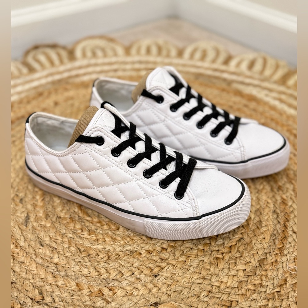🌾 Torrid Leather Quilted White‎ Sneakers